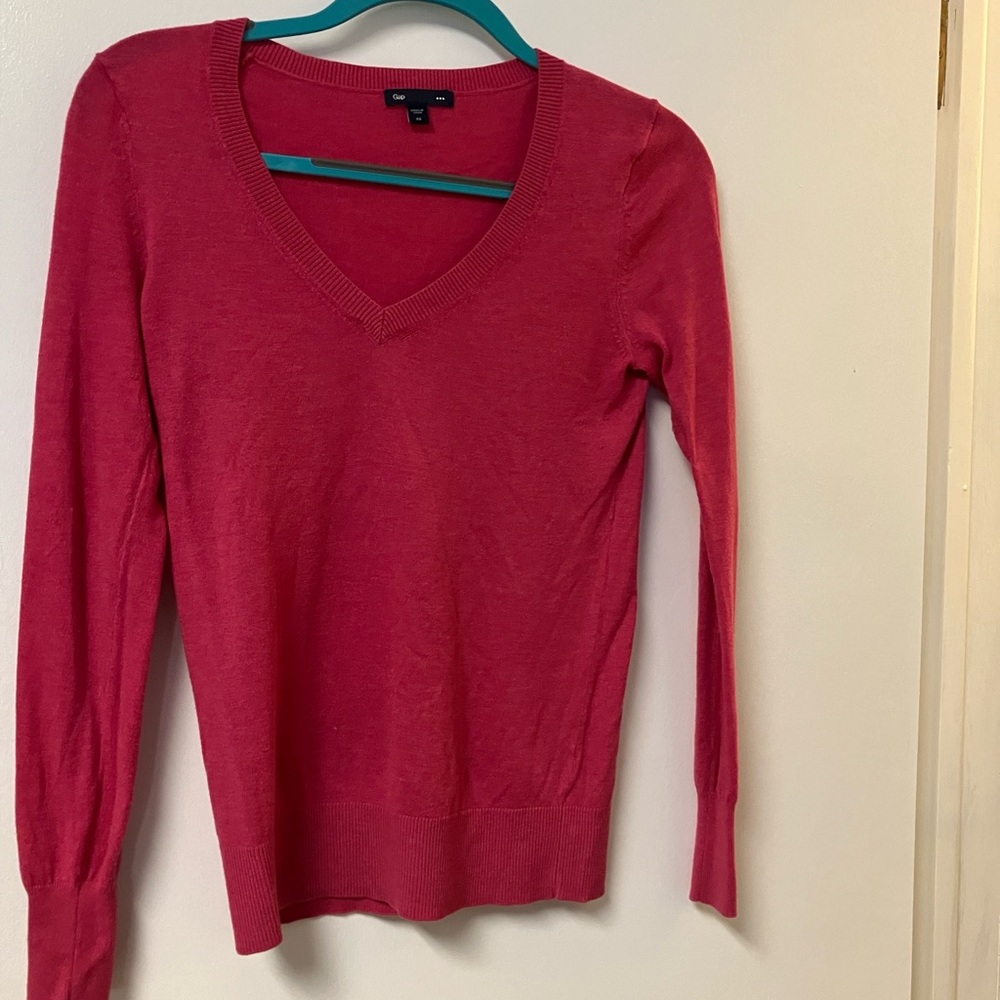 Women's Hot Pink V-Neck Gap Sweater
